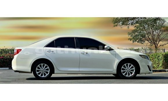 Buy Import Toyota Camry White Car in Import - Dubai in Baa Buy Import Toyota Camry White Car in Import - Dubai in Baa