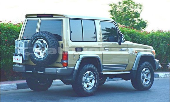 Buy Import Toyota Land Cruiser Beige Car in Import - Dubai in Baa Buy Import Toyota Land Cruiser Beige Car in Import - Dubai in Baa