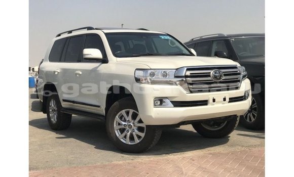 Buy Import Toyota Land Cruiser White Car in Import - Dubai in Baa Buy Import Toyota Land Cruiser White Car in Import - Dubai in Baa