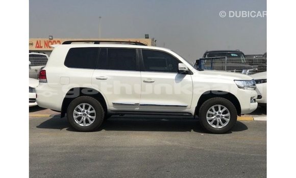 Buy Import Toyota Land Cruiser White Car in Import - Dubai in Baa Buy Import Toyota Land Cruiser White Car in Import - Dubai in Baa