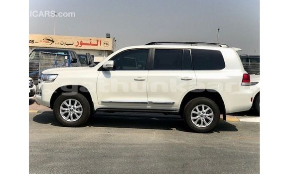 Buy Import Toyota Land Cruiser White Car in Import - Dubai in Baa Buy Import Toyota Land Cruiser White Car in Import - Dubai in Baa