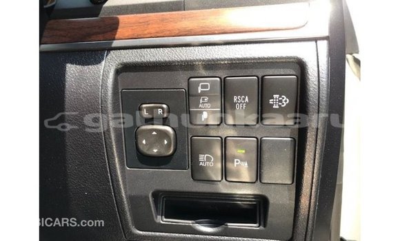 Buy Import Toyota Land Cruiser White Car in Import - Dubai in Baa Buy Import Toyota Land Cruiser White Car in Import - Dubai in Baa