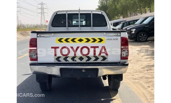 Buy Import Toyota Hilux White Car in Import - Dubai in Baa Buy Import Toyota Hilux White Car in Import - Dubai in Baa