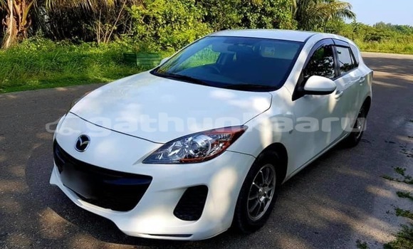 Buy Used Mazda Axela White Car in Hithadhoo in Laam