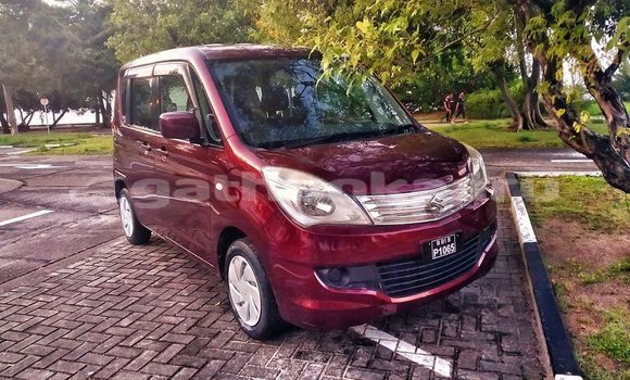 Buy Used Suzuki Solio Red Car in Dharaboodhoo in Faaf