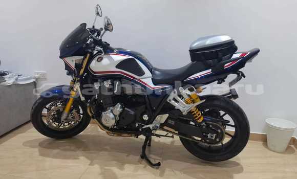 Buy Used Yamaha TENERE Blue Bike in Agolhitheemu in Raa Buy Used Yamaha TENERE Blue Bike in Agolhitheemu in Raa