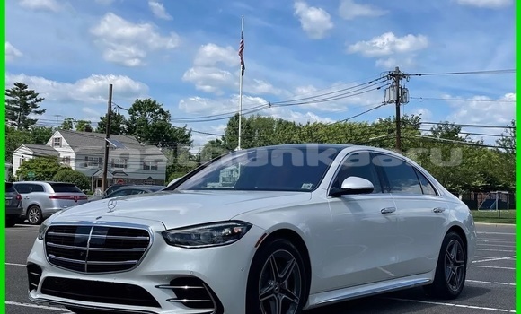 Buy Used Mercedes-Benz S–Class White Car in Agolhitheemu in Raa Buy Used Mercedes-Benz S–Class White Car in Agolhitheemu in Raa