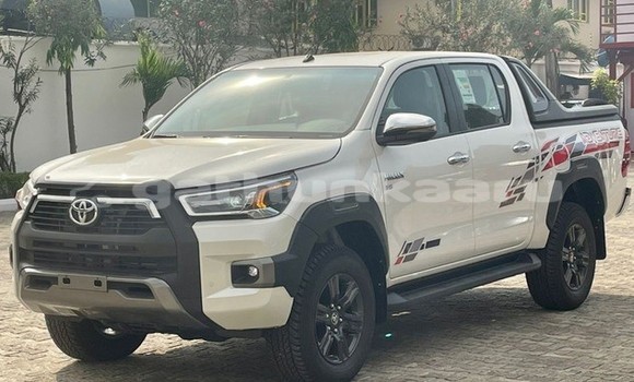 Buy Used Toyota Hilux White Car in Dhabidhoo in Laam Buy Used Toyota Hilux White Car in Dhabidhoo in Laam
