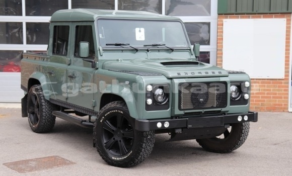 Buy Used Land Rover Defender Green Car in Fulhadhoo in Baa Buy Used Land Rover Defender Green Car in Fulhadhoo in Baa