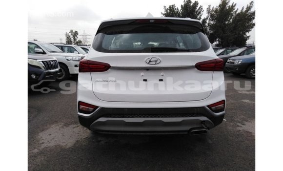 Buy Import Hyundai Santa Fe White Car in Import - Dubai in Baa