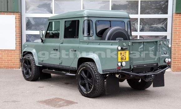 Buy Used Land Rover Defender Green Car in Fulhadhoo in Baa Buy Used Land Rover Defender Green Car in Fulhadhoo in Baa
