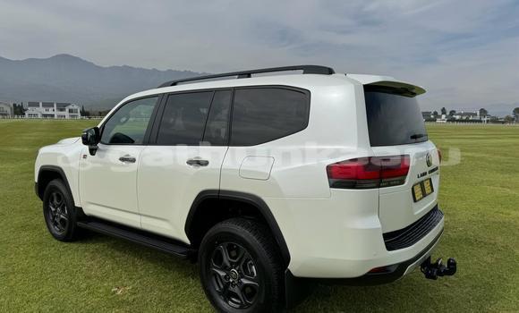 Buy Used Toyota Land Cruiser White Car in Dhabidhoo in Laam Buy Used Toyota Land Cruiser White Car in Dhabidhoo in Laam