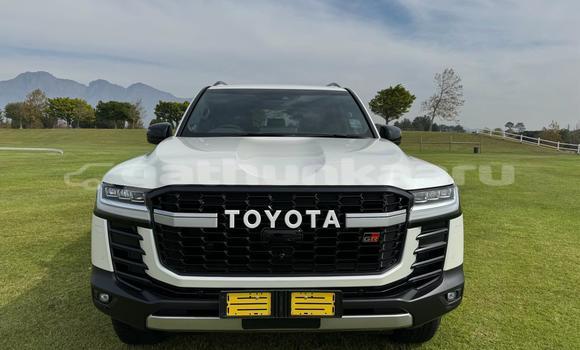 Buy Used Toyota Land Cruiser White Car in Dhabidhoo in Laam Buy Used Toyota Land Cruiser White Car in Dhabidhoo in Laam