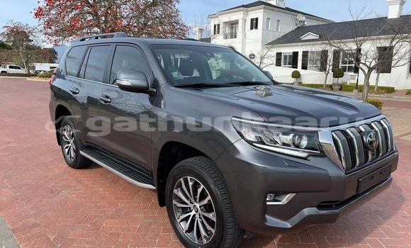 Buy Used Toyota Land Cruiser Prado Blue Car in Kendhoo in Baa