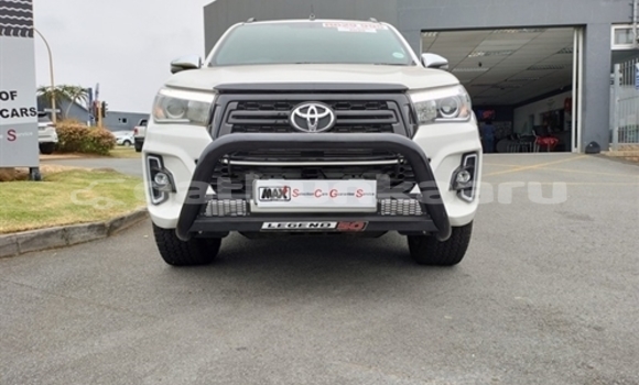 Buy Used Toyota Hilux White Car in Kibidhoo in Thaa Buy Used Toyota Hilux White Car in Kibidhoo in Thaa