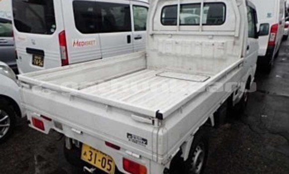 Buy Import Suzuki Carry White Truck in Gulhi in Kaaf Buy Import Suzuki Carry White Truck in Gulhi in Kaaf