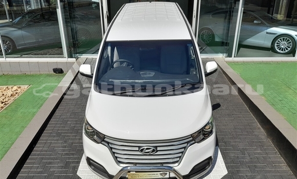 Buy Used Hyundai H1 White Car in Dhiggaru in Miim Buy Used Hyundai H1 White Car in Dhiggaru in Miim