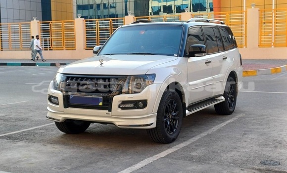 Buy Used Mitsubishi Pajero White Car in Gamu in Laam Buy Used Mitsubishi Pajero White Car in Gamu in Laam