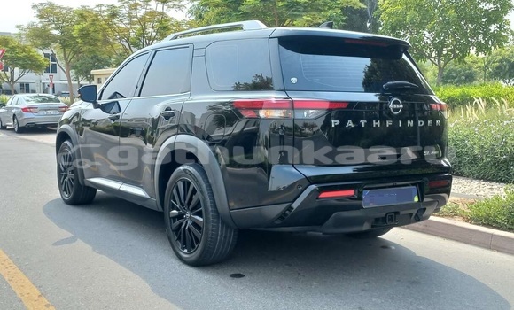 Buy Used Nissan Pathfinder Black Car in Feydhoo in Siin Buy Used Nissan Pathfinder Black Car in Feydhoo in Siin