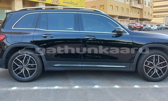 Buy Used Mercedes-Benz E200 Black Car in Hinnavaru in Lhaviyani Buy Used Mercedes-Benz E200 Black Car in Hinnavaru in Lhaviyani