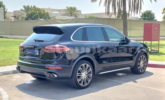 Buy Used Porsche Cayenne Black Car in Funadhoo in Shaviyani Buy Used Porsche Cayenne Black Car in Funadhoo in Shaviyani