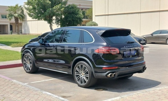 Buy Used Porsche Cayenne Black Car in Funadhoo in Shaviyani Buy Used Porsche Cayenne Black Car in Funadhoo in Shaviyani