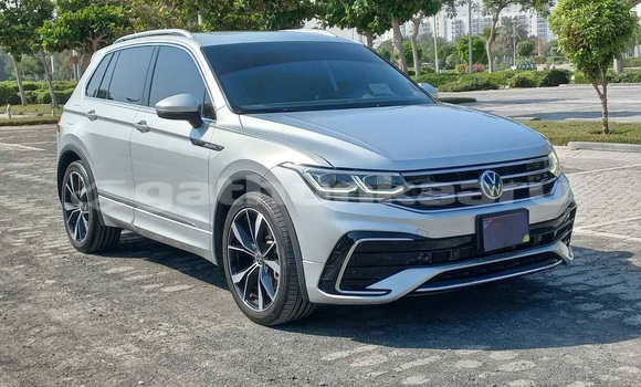 Buy Used Volkswagen Tiguan Silver Car in Lhohi in Nuun Buy Used Volkswagen Tiguan Silver Car in Lhohi in Nuun