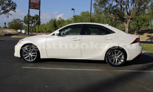 Buy Used Lexus IS White Car in Hinnavaru in Lhaviyani Buy Used Lexus IS White Car in Hinnavaru in Lhaviyani