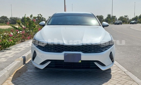 Buy Used Kia K5 White Car in Feydhoo in Shaviyani Buy Used Kia K5 White Car in Feydhoo in Shaviyani