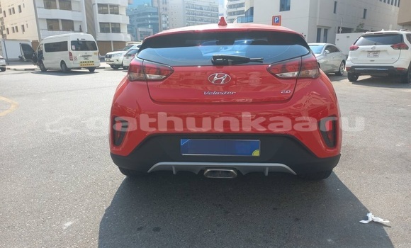 Buy Used Hyundai Veloster Red Car in Gulhi in Kaaf Buy Used Hyundai Veloster Red Car in Gulhi in Kaaf