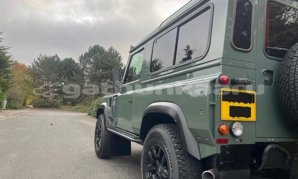 Buy Used Land Rover Defender Green Car in Fodhdhoo in Nuun Buy Used Land Rover Defender Green Car in Fodhdhoo in Nuun