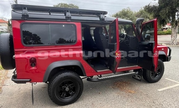 Buy Used Land Rover Defender Red Car in Maafushi in Kaaf Buy Used Land Rover Defender Red Car in Maafushi in Kaaf