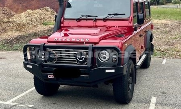 Buy Used Land Rover Defender Red Car in Maafushi in Kaaf Buy Used Land Rover Defender Red Car in Maafushi in Kaaf