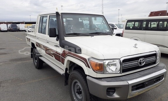 Buy Used Toyota Land Cruiser White Car in Buruni in Thaa Buy Used Toyota Land Cruiser White Car in Buruni in Thaa