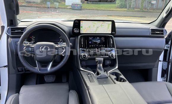 Buy Used Lexus LX White Car in Dharavandhoo in Baa Buy Used Lexus LX White Car in Dharavandhoo in Baa