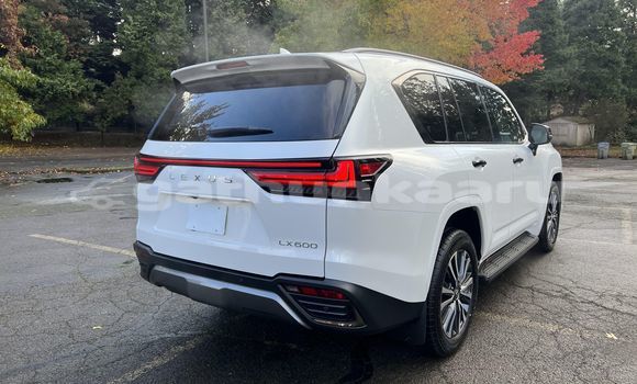 Buy Used Lexus LX White Car in Dharavandhoo in Baa Buy Used Lexus LX White Car in Dharavandhoo in Baa