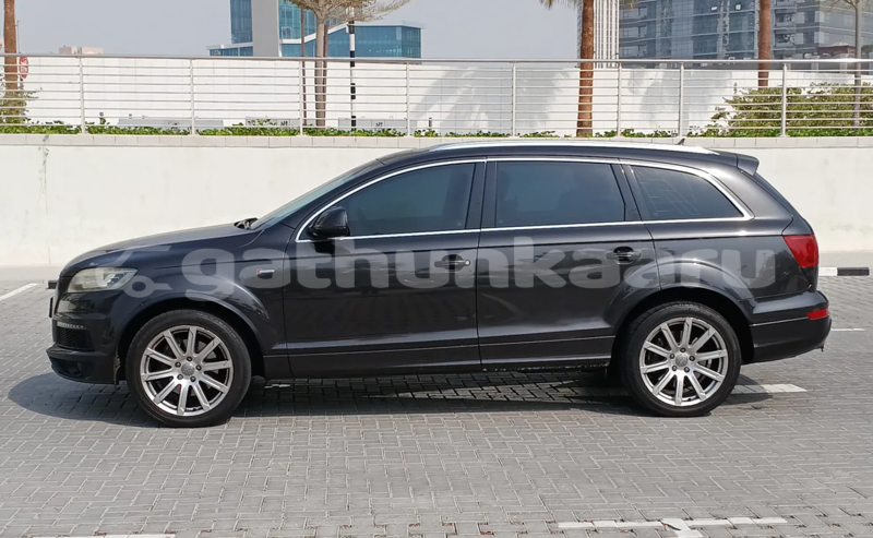 Big with watermark audi q7 raa kadholhudhoo 4058