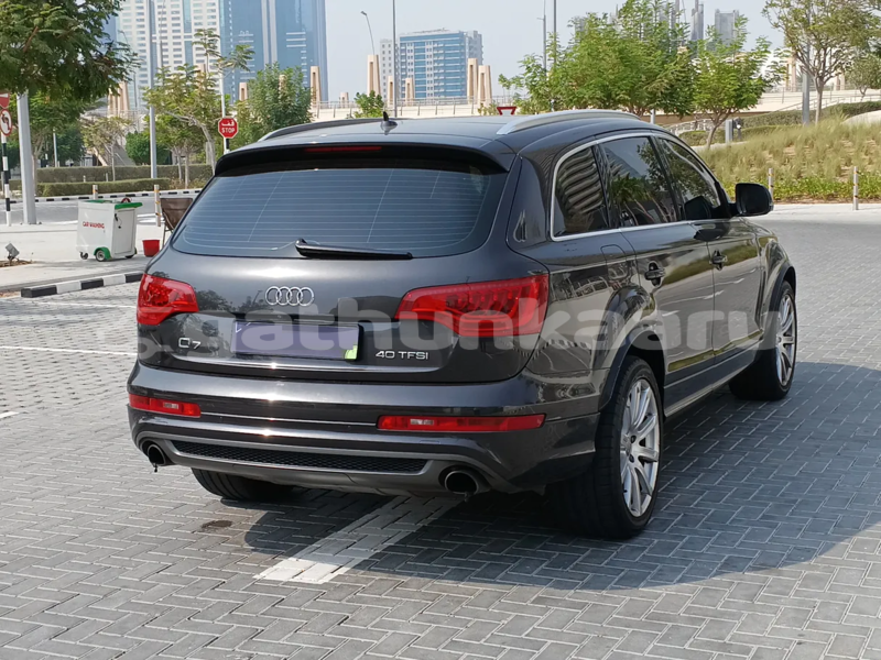 Big with watermark audi q7 raa kadholhudhoo 4058