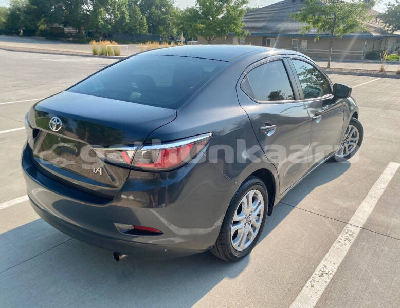 Big with watermark toyota yaris shaviyani feevah 4064