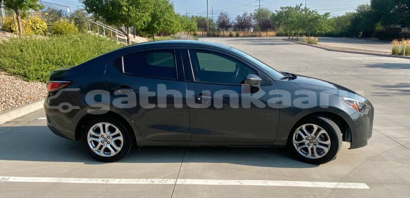 Big with watermark toyota yaris shaviyani feevah 4064