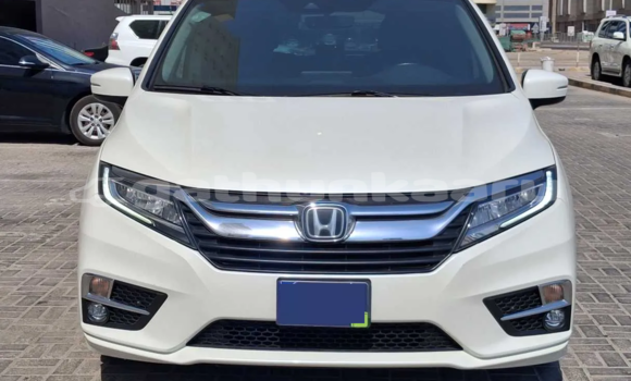 Buy Used Honda Odyssey White Car in Goidhoo in Baa Buy Used Honda Odyssey White Car in Goidhoo in Baa