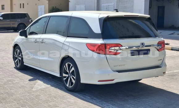Buy Used Honda Odyssey White Car in Goidhoo in Baa Buy Used Honda Odyssey White Car in Goidhoo in Baa
