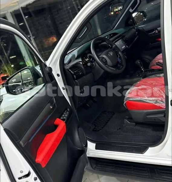 Big with watermark toyota hiace lhaviyani maafilaafushi 4068