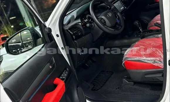 Buy Used Toyota HiAce White Truck in Maafilaafushi in Lhaviyani Buy Used Toyota HiAce White Truck in Maafilaafushi in Lhaviyani