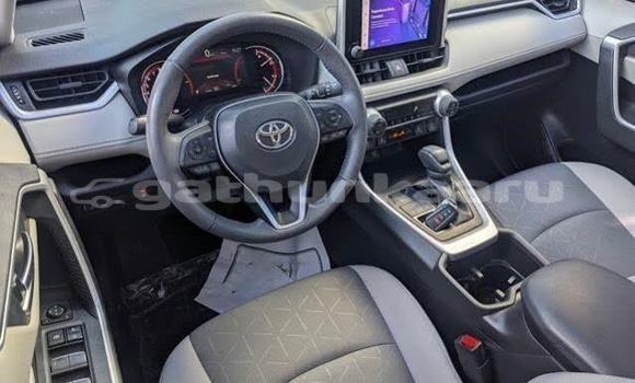 Buy Used Toyota RAV4 White Car in Bilehffahi in Shaviyani Buy Used Toyota RAV4 White Car in Bilehffahi in Shaviyani