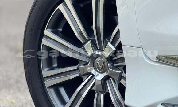 Buy Used Lexus LX 570 White Car in Fuvammulah in Ghaviyani Buy Used Lexus LX 570 White Car in Fuvammulah in Ghaviyani