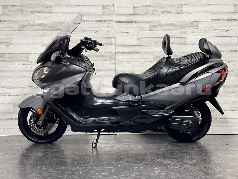 Big with watermark suzuki burgman raa alifushi 4085