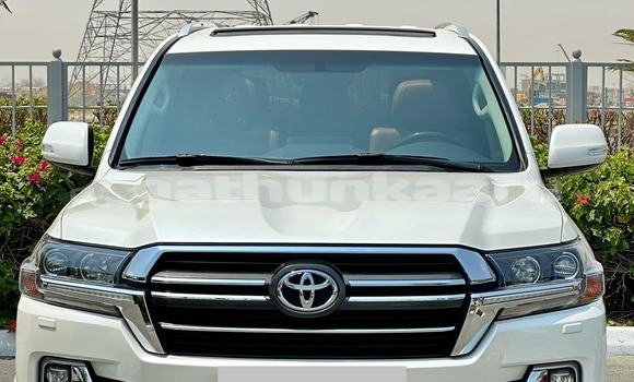 Buy Used Toyota Land Cruiser White Car in Fulhadhoo in Baa