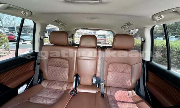 Buy Used Toyota Land Cruiser White Car in Fulhadhoo in Baa Buy Used Toyota Land Cruiser White Car in Fulhadhoo in Baa