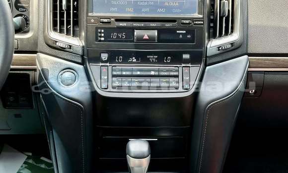 Buy Used Toyota Land Cruiser White Car in Fulhadhoo in Baa Buy Used Toyota Land Cruiser White Car in Fulhadhoo in Baa